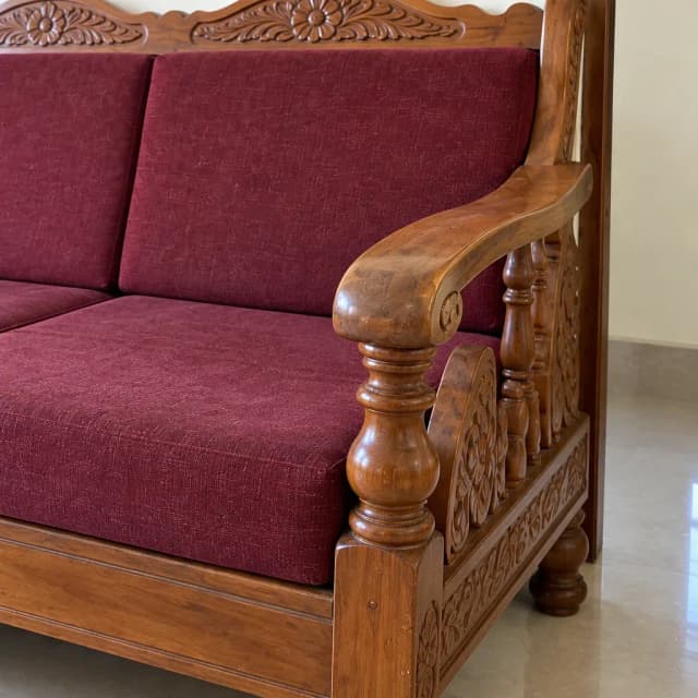 Teak wood 3-seater sofa with carved arms | செதுக்கு வேலைப்பாடுள்ள தேக்கு மர 3 இருக்கை சோபா (2/2)